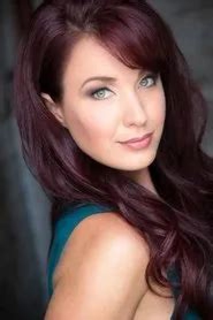 Sierra Boggess biografía, edad, altura, esposa, net worth, familia