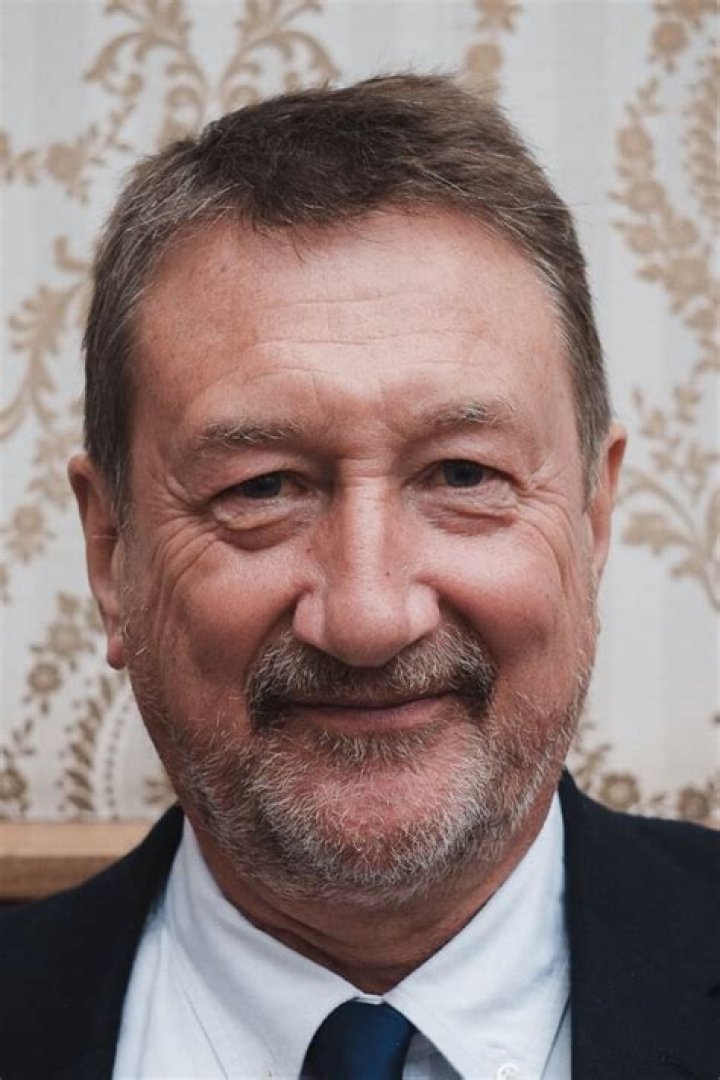 Steven Knight Biography, Age, Height, Wife, Net Worth, Family