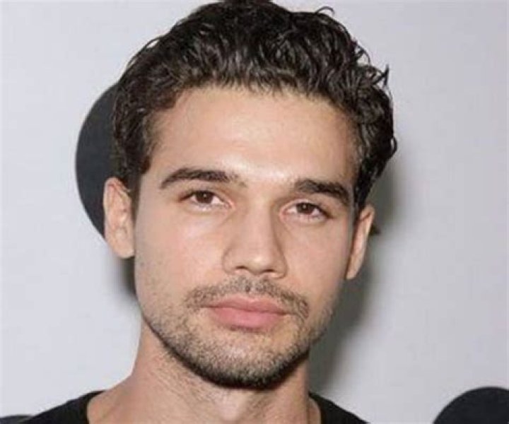 Steven Strait Biography, Age, Height, Wife, Net Worth, Family