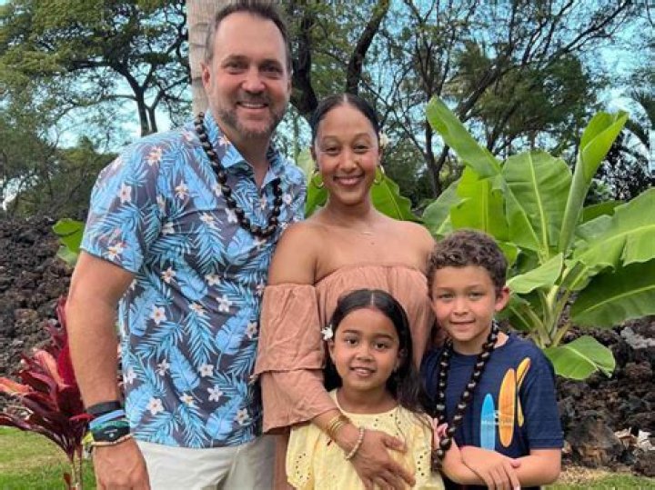 Tamera Mowry Biography, Age, Height, Husband, Net Worth, Family