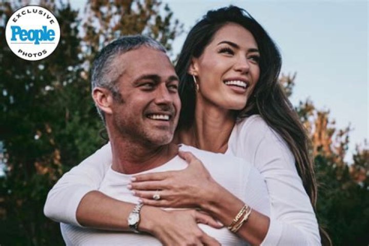 Taylor Kinney Biography, Age, Height, Wife, Net Worth, Family