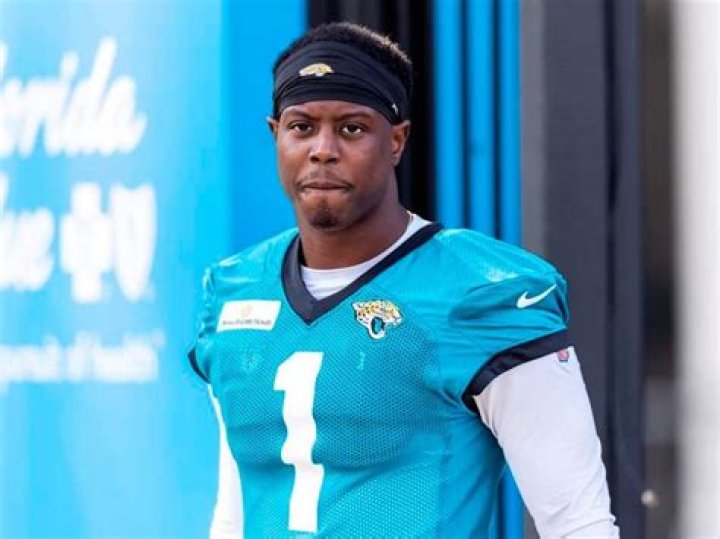 Travis Etienne Biography, Age, Height, Wife, Net Worth, Family