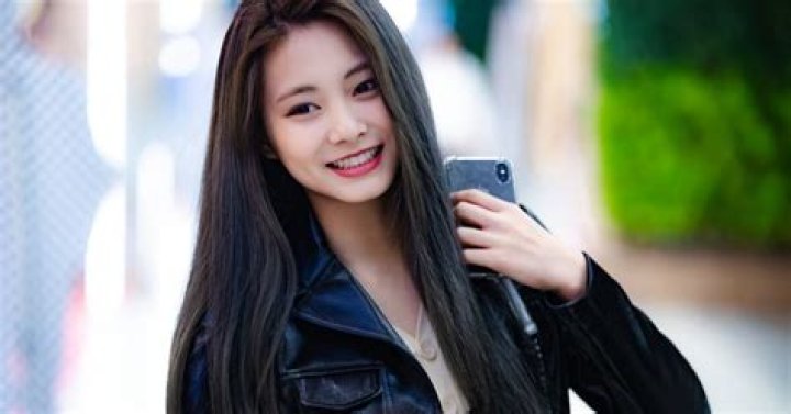 Tzuyu Biography, Age, Height, Husband, Net Worth, Family