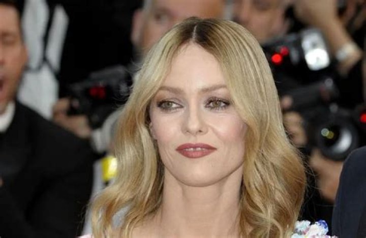 Vanessa Paradis Biography, Age, Height, Husband, Net Worth, Family