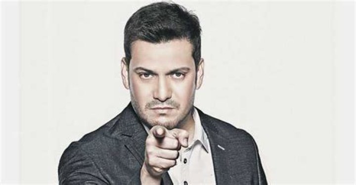 Víctor Manuelle Biography, Age, Height, Husband, Net Worth, Family