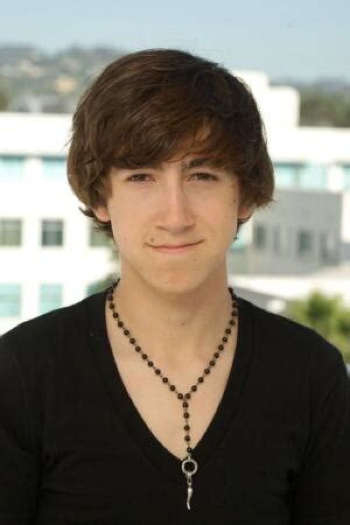Vincent Martella Biography, Age, Height, Wife, Net Worth, Family