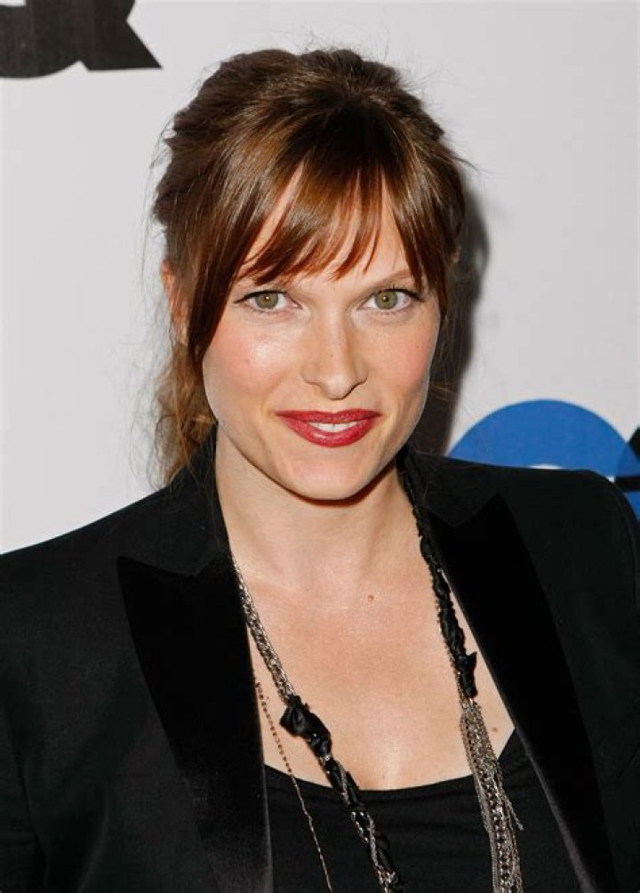 Vinessa Shaw Biography, Age, Height, Husband, Net Worth, Family