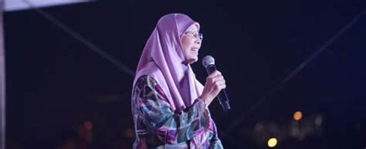 Wan Azizah Wan Ismail Biography, Age, Height, Husband, Net Worth, Family