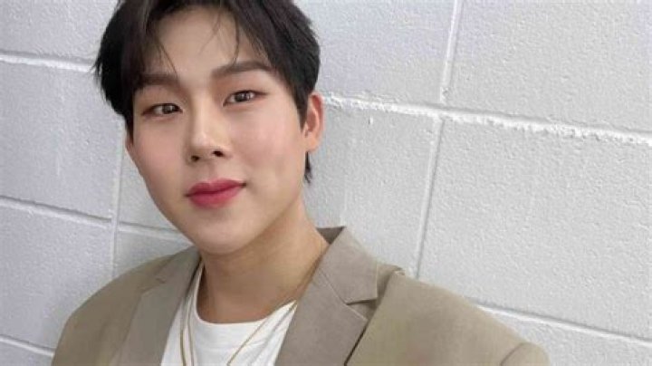 Wonho Chung Biography, Age, Height, Wife, Net Worth, Family