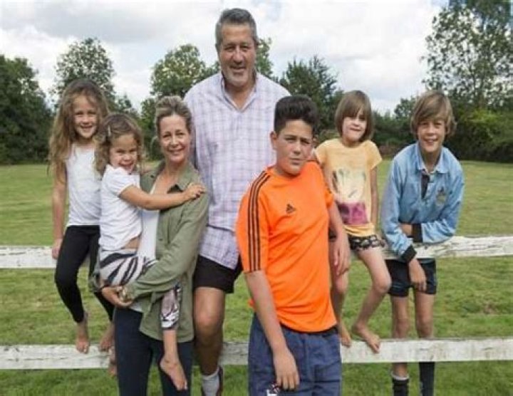 Zinzan Brooke Biography, Age, Height, Wife, Net Worth, Family